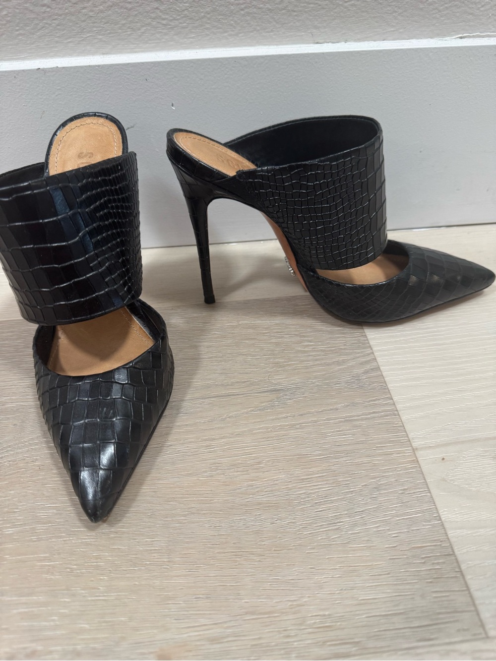SCHUTZ Black Croc-Embossed Pointed Toe Stiletto Mules